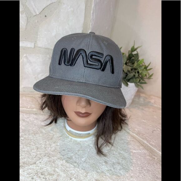 Nasa worm logo grey/black wool blend  snapback - Picture 1 of 6